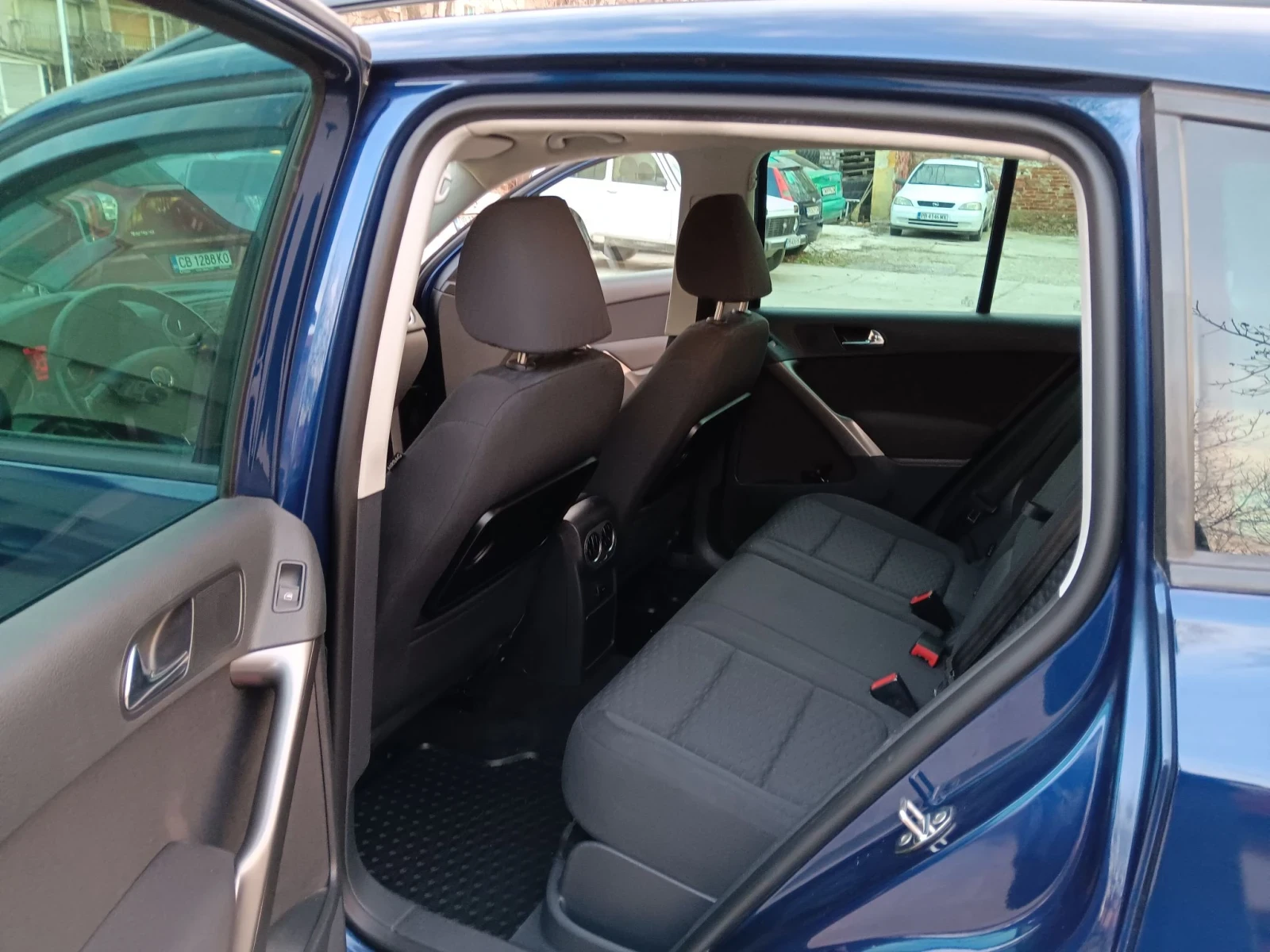 VW Tiguan 2.0tdi , снимка 12 - Автомобили и джипове - 56170451
