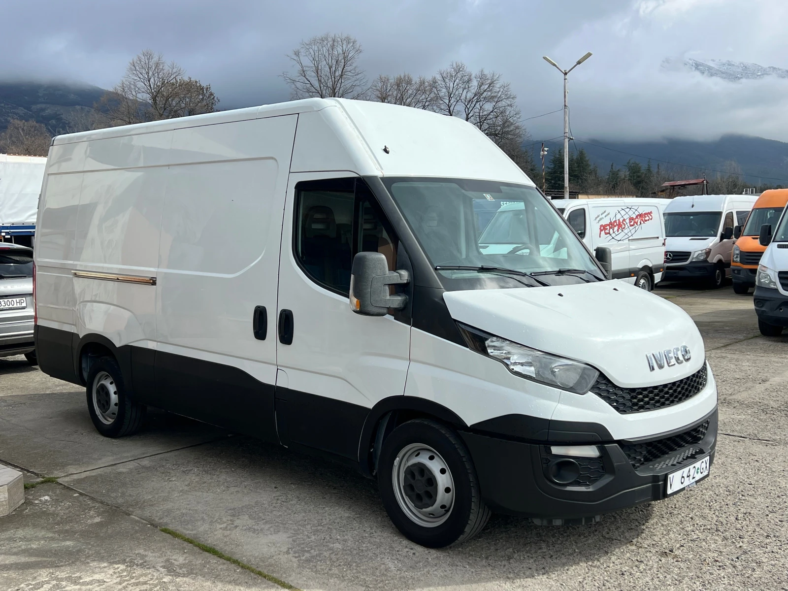Iveco Daily 35S13 , КЛИМА , FULL , 225.000 км , , снимка 5 - Бусове и автобуси - 53957872