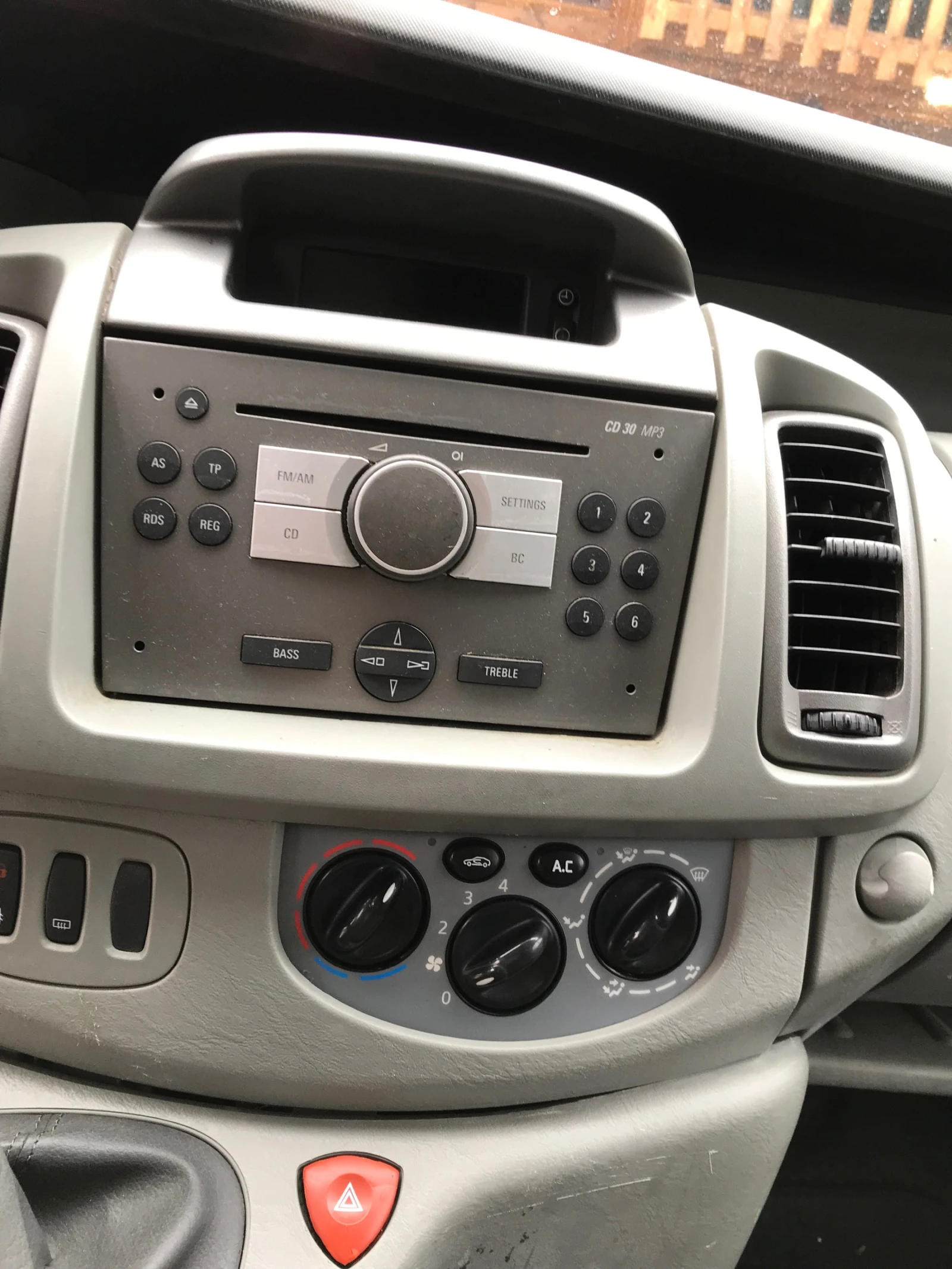 Opel Vivaro 2, 0tdi.214x.km.Klima.Две странични врати, MAXI Ба, снимка 10 - Бусове и автобуси - 54095014