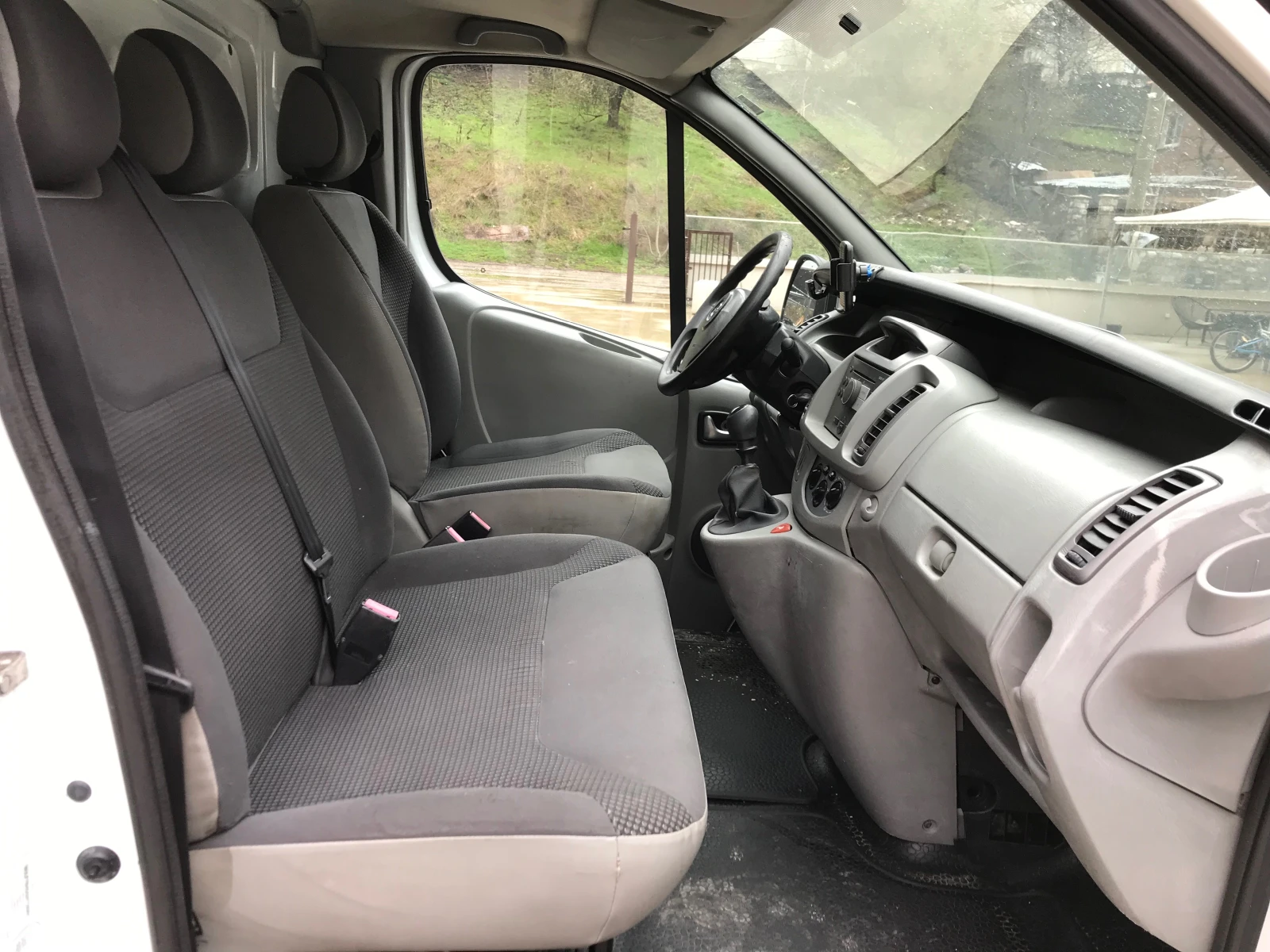 Opel Vivaro 2, 0tdi.214x.km.Klima.Две странични врати, MAXI Ба, снимка 16 - Бусове и автобуси - 54095014
