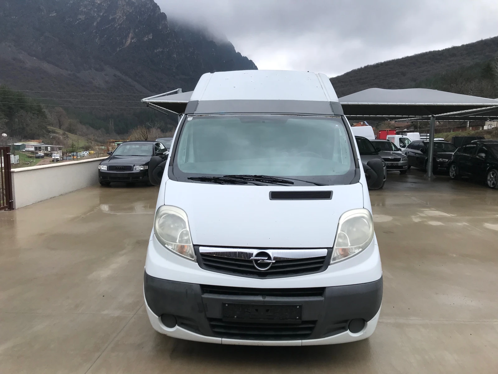 Opel Vivaro 2, 0tdi.214x.km.Klima.Две странични врати, MAXI Ба, снимка 2 - Бусове и автобуси - 54095014