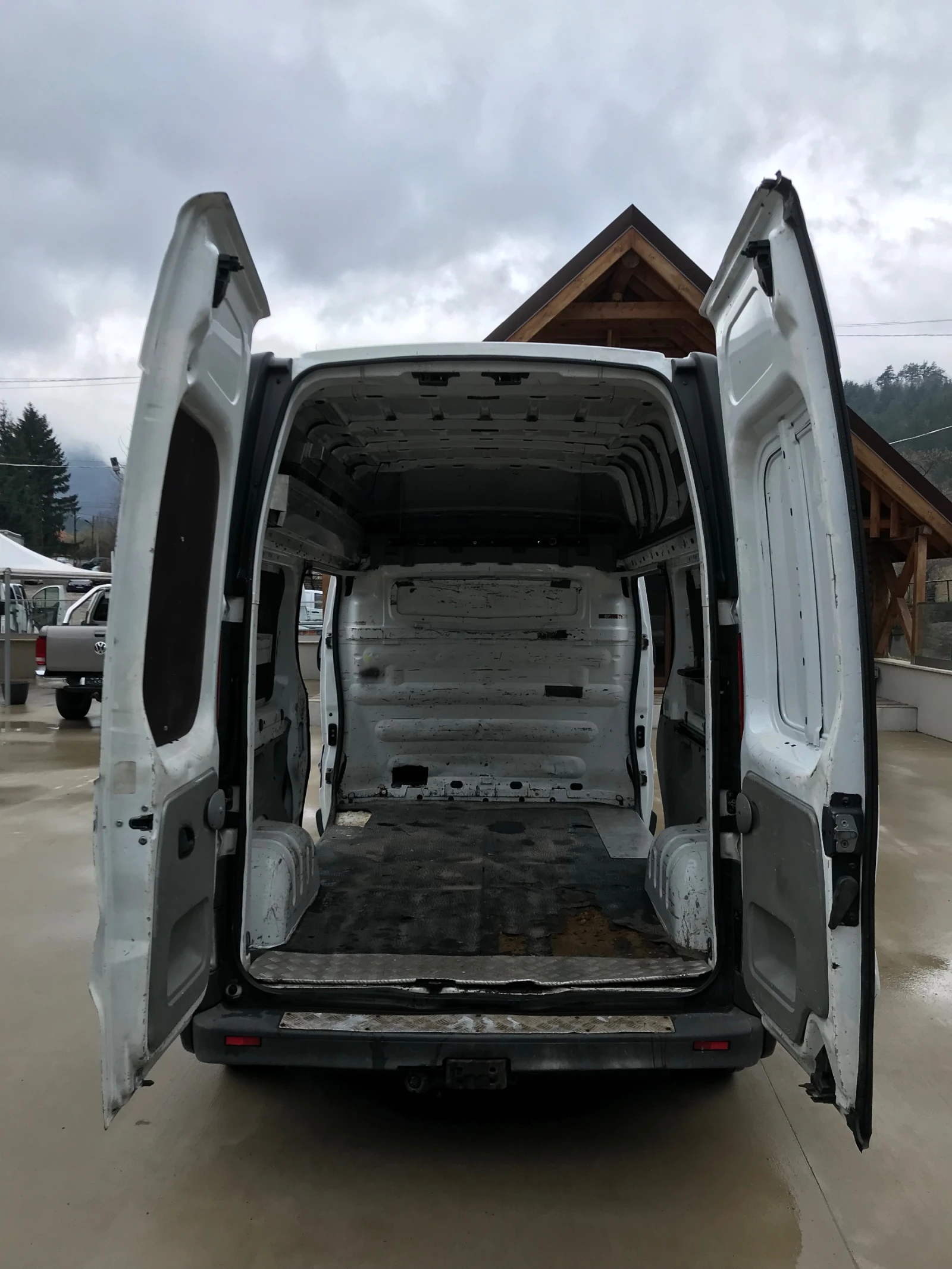 Opel Vivaro 2, 0tdi.214x.km.Klima.Две странични врати, MAXI Ба, снимка 15 - Бусове и автобуси - 54095014