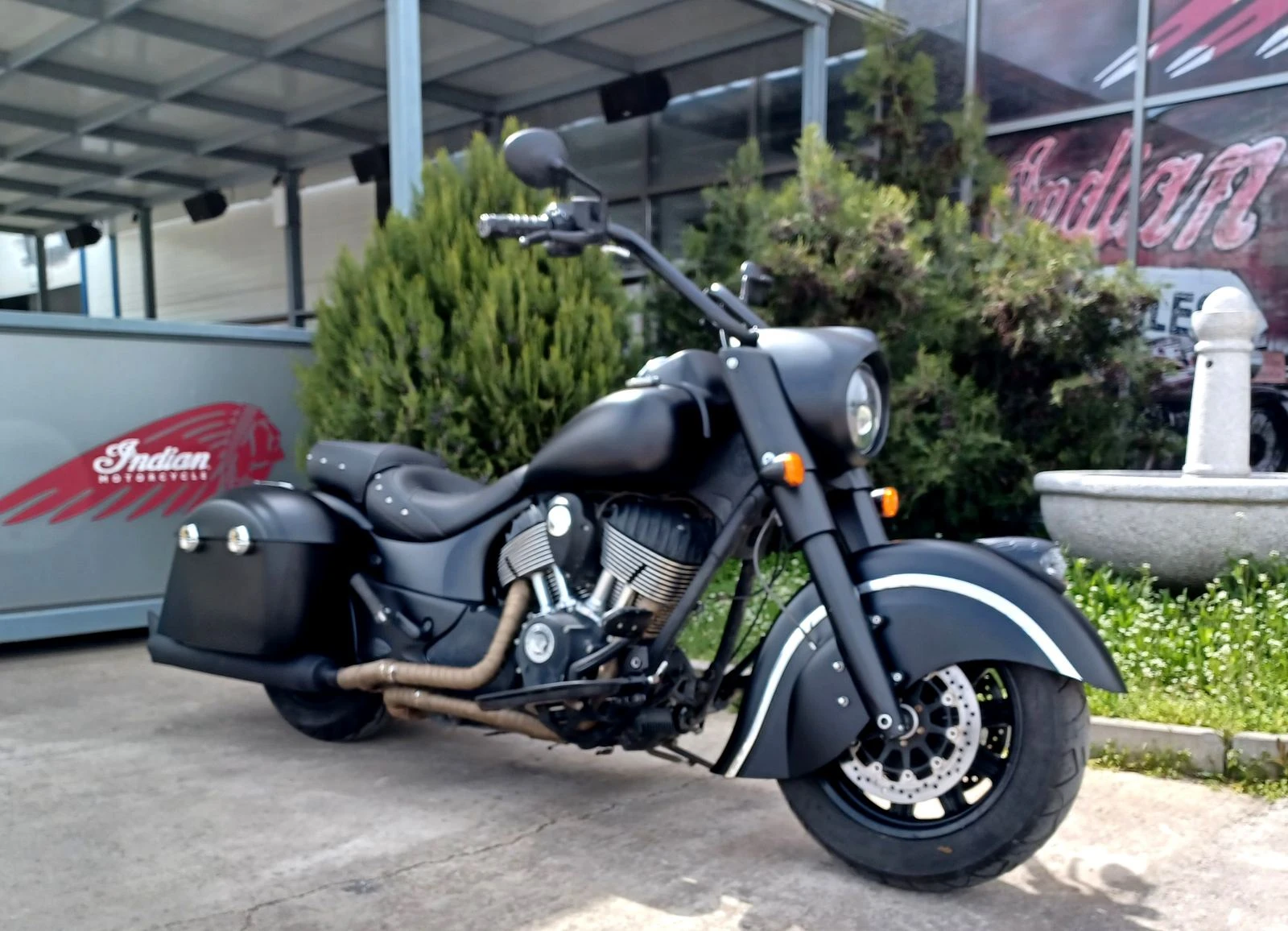 Indian Chief Dark Horse, снимка 1