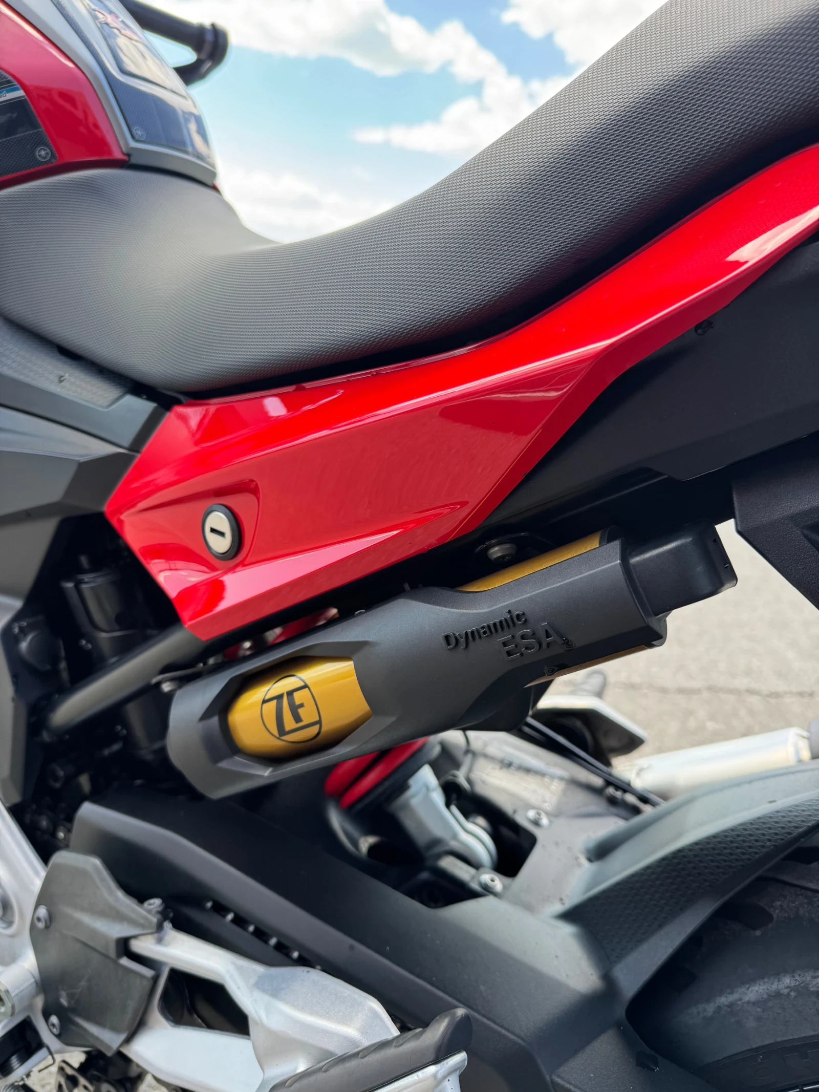 BMW F 900 XR-LED-NAVI-KEYLESS-DYNAMIC ESA, снимка 12 - Мотоциклети и мототехника - 54447451