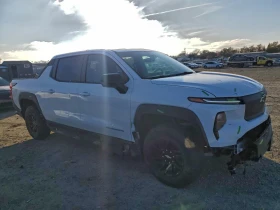 Chevrolet Silverado EV e4WD Crew Cab Work Truck, снимка 4