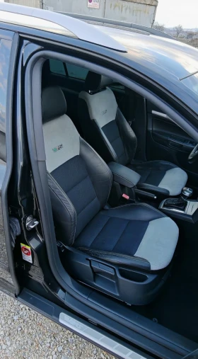 Skoda Octavia 2.0TDI V//RS Facelift * Xenon* DSG* Navi* Bluetoot - 5600 € / 10952.65 лв. - 48632764 7