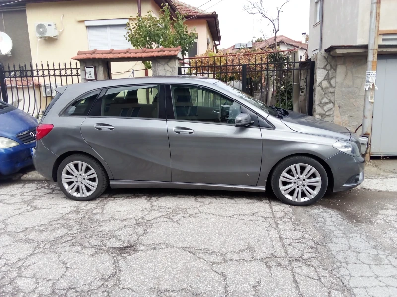 Mercedes-Benz B 180, снимка 4 - Автомобили и джипове - 48601712