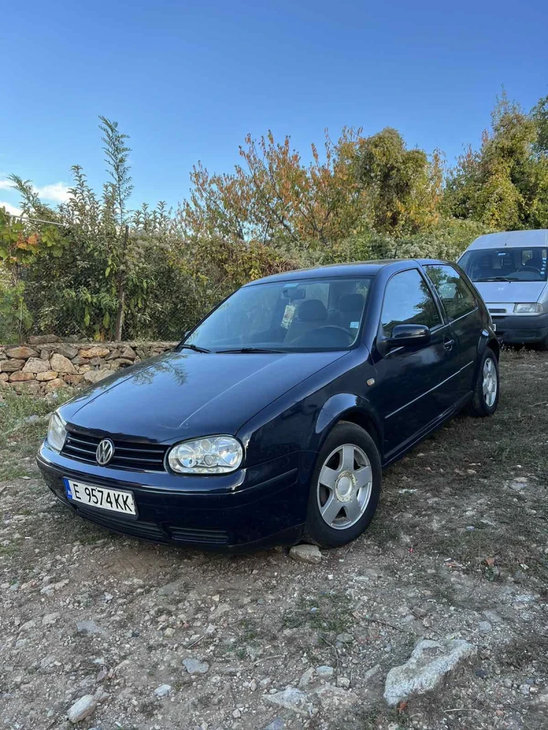 VW Golf 1.6SR Климатроник Газ-инж.Обслужена, снимка 1 - Автомобили и джипове - 49317126