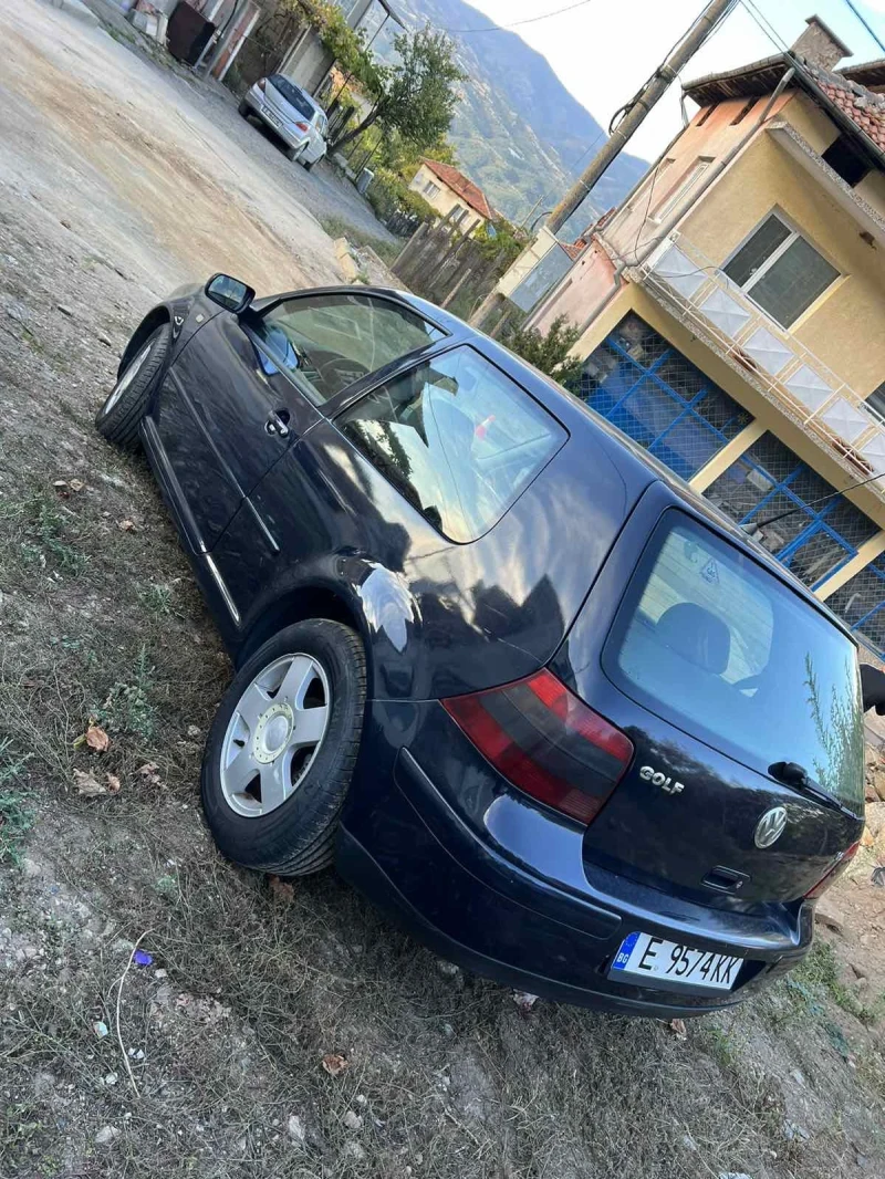 VW Golf 1.6SR Климатроник Газ-инж.Обслужена, снимка 4 - Автомобили и джипове - 49317126