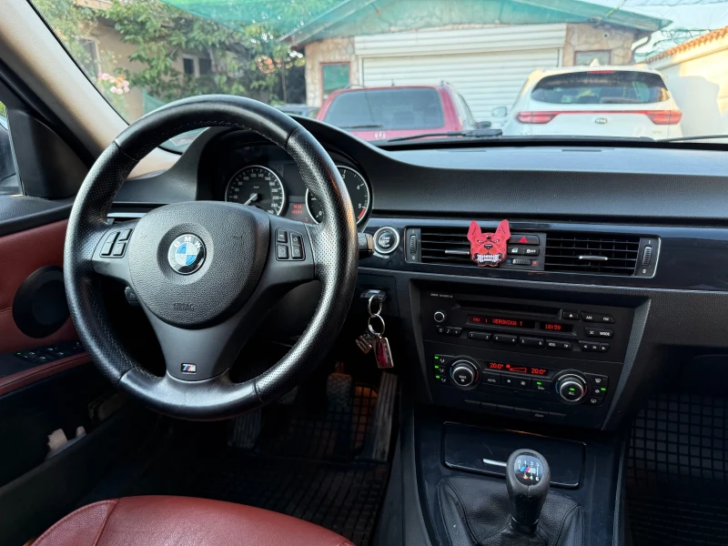 BMW 318 E91, снимка 11 - Автомобили и джипове - 52299804