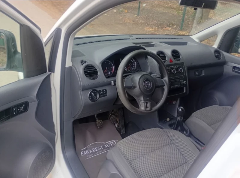 VW Caddy 1.6TDI, снимка 8 - Автомобили и джипове - 52227431