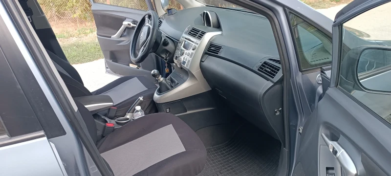 Toyota Verso 1.8i, снимка 6 - Автомобили и джипове - 52691313