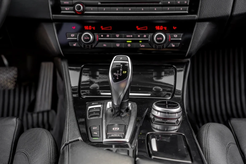 BMW 530 D xDrive | M-Paket | Сменени Вериги, снимка 13 - Автомобили и джипове - 53031562