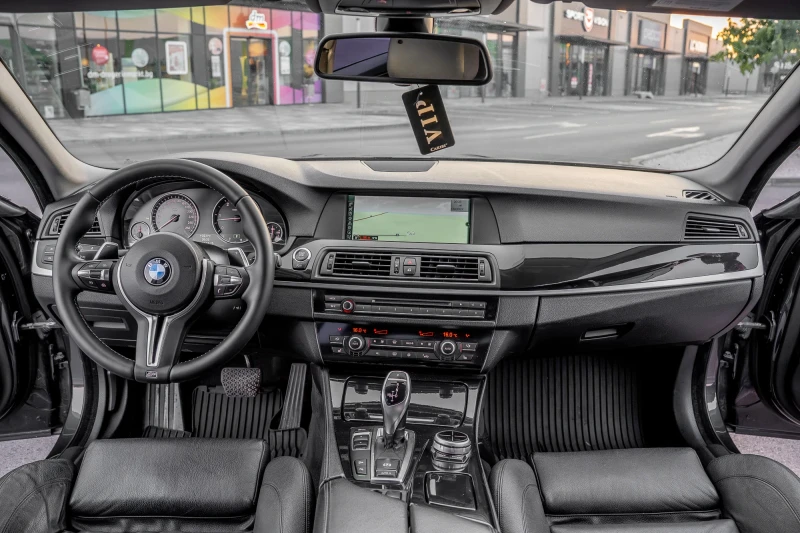 BMW 530 D xDrive | M-Paket | Сменени Вериги, снимка 7 - Автомобили и джипове - 53031562
