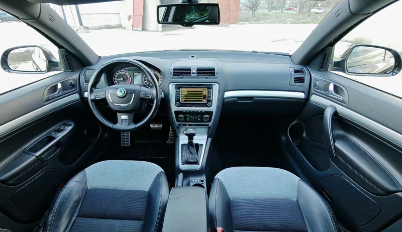 Skoda Octavia 2.0TDI V//RS Facelift * Xenon* DSG* Navi* Bluetoot, снимка 10 - Автомобили и джипове - 53395479