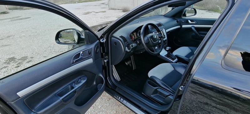 Skoda Octavia 2.0TDI V//RS Facelift * Xenon* DSG* Navi* Bluetoot, снимка 8 - Автомобили и джипове - 53395479