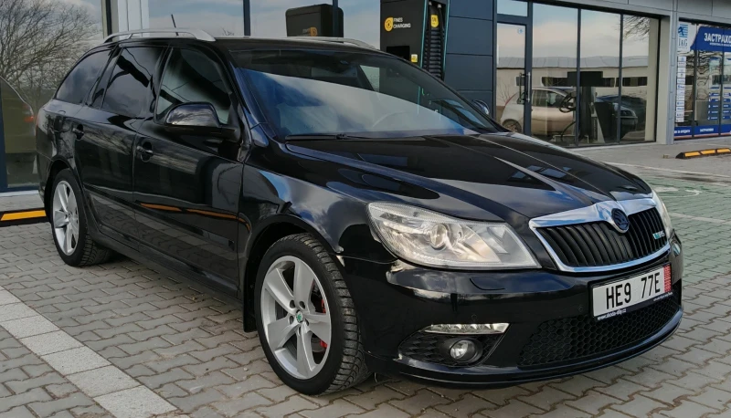 Skoda Octavia 2.0TDI V//RS Facelift * Xenon* DSG* Navi* Bluetoot, снимка 4 - Автомобили и джипове - 53480703