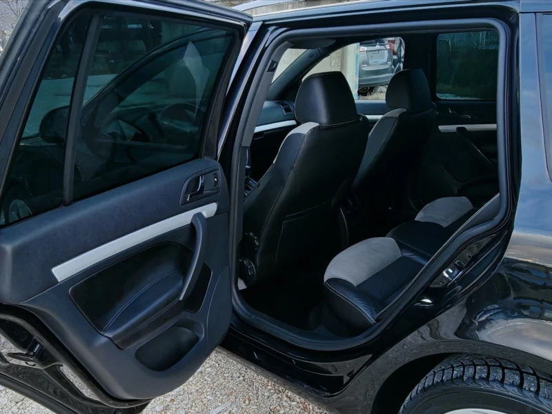 Skoda Octavia 2.0TDI V//RS Facelift * Xenon* DSG* Navi* Bluetoot, снимка 15 - Автомобили и джипове - 53395479