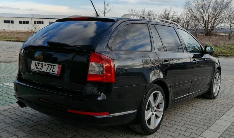 Skoda Octavia 2.0TDI V//RS Facelift * Xenon* DSG* Navi* Bluetoot, снимка 2 - Автомобили и джипове - 53480703