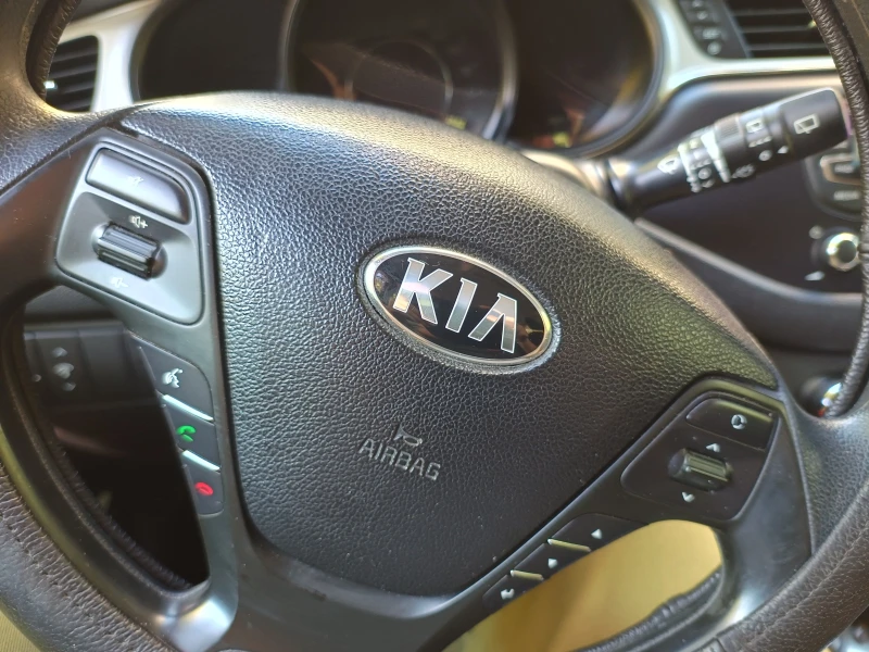 Kia Ceed SW, снимка 3 - Автомобили и джипове - 53412188