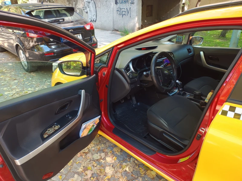 Kia Ceed SW, снимка 6 - Автомобили и джипове - 53412188