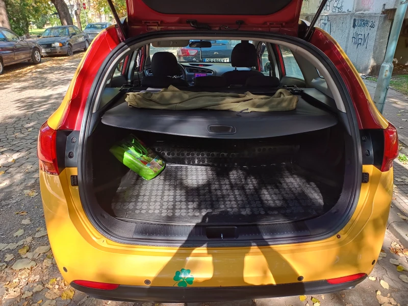 Kia Ceed SW, снимка 10 - Автомобили и джипове - 53412188