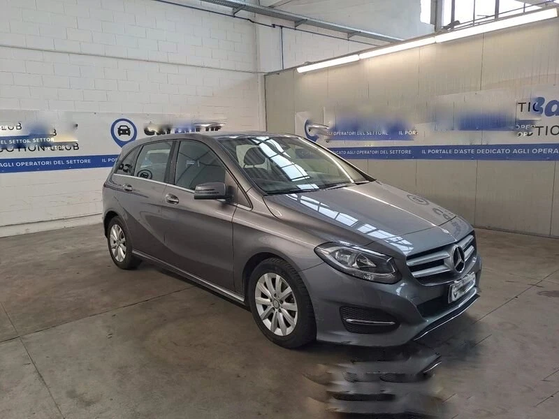 Mercedes-Benz B 180 * Facelift* АВТОМАТИК* 2016г.* СЕРВИЗНА ИСТОРИЯ*  - изображение 2