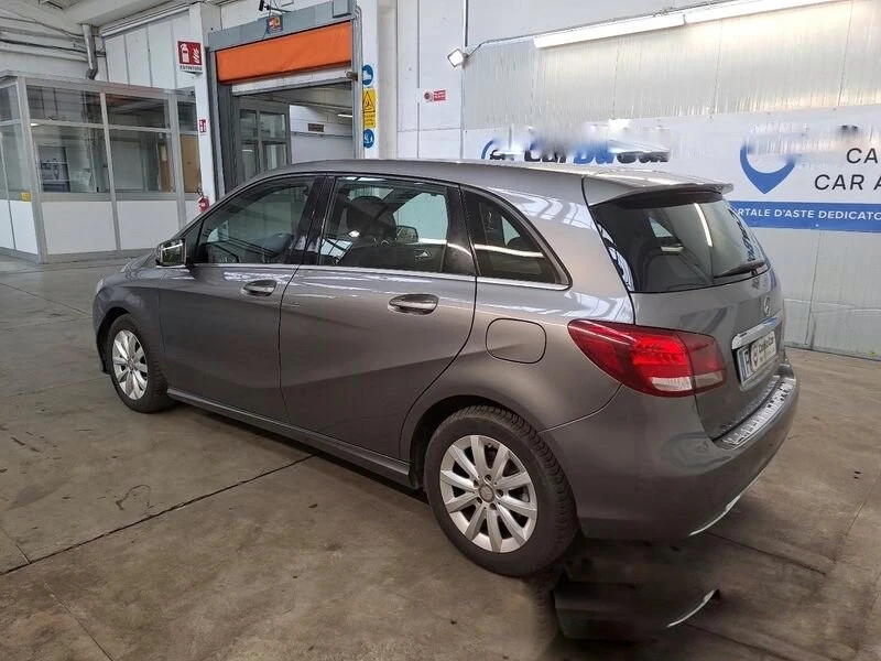 Mercedes-Benz B 180 * Facelift* АВТОМАТИК* 2016г.* СЕРВИЗНА ИСТОРИЯ*  - изображение 4