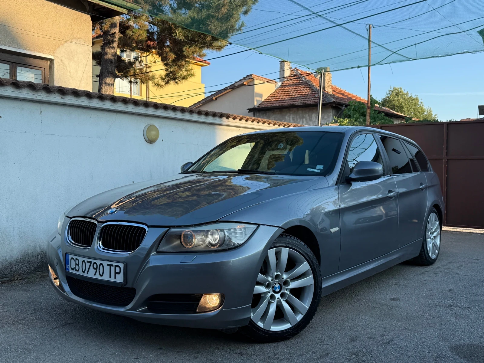 BMW 318 E91, снимка 1
