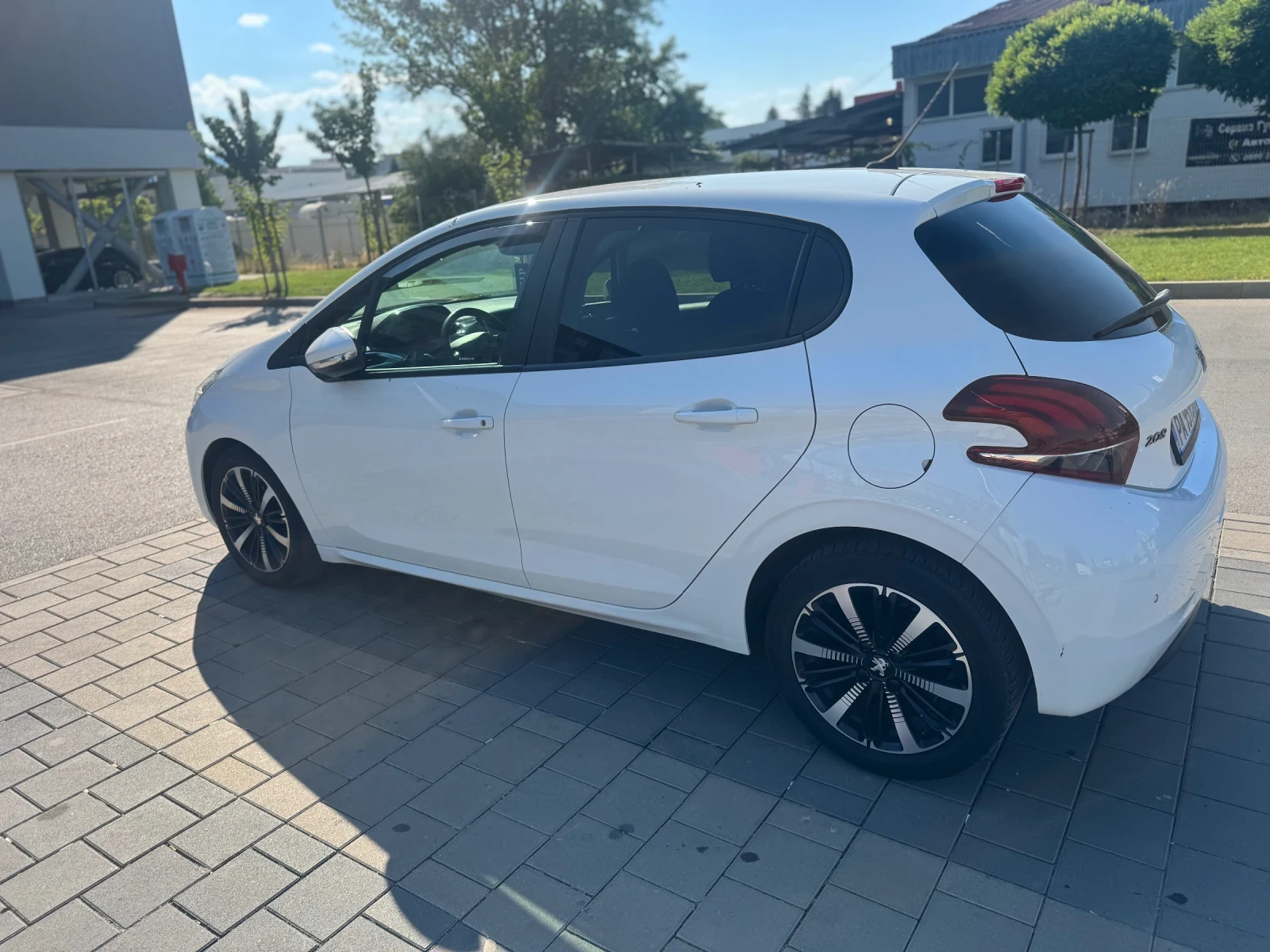 Peugeot 208  - изображение 3
