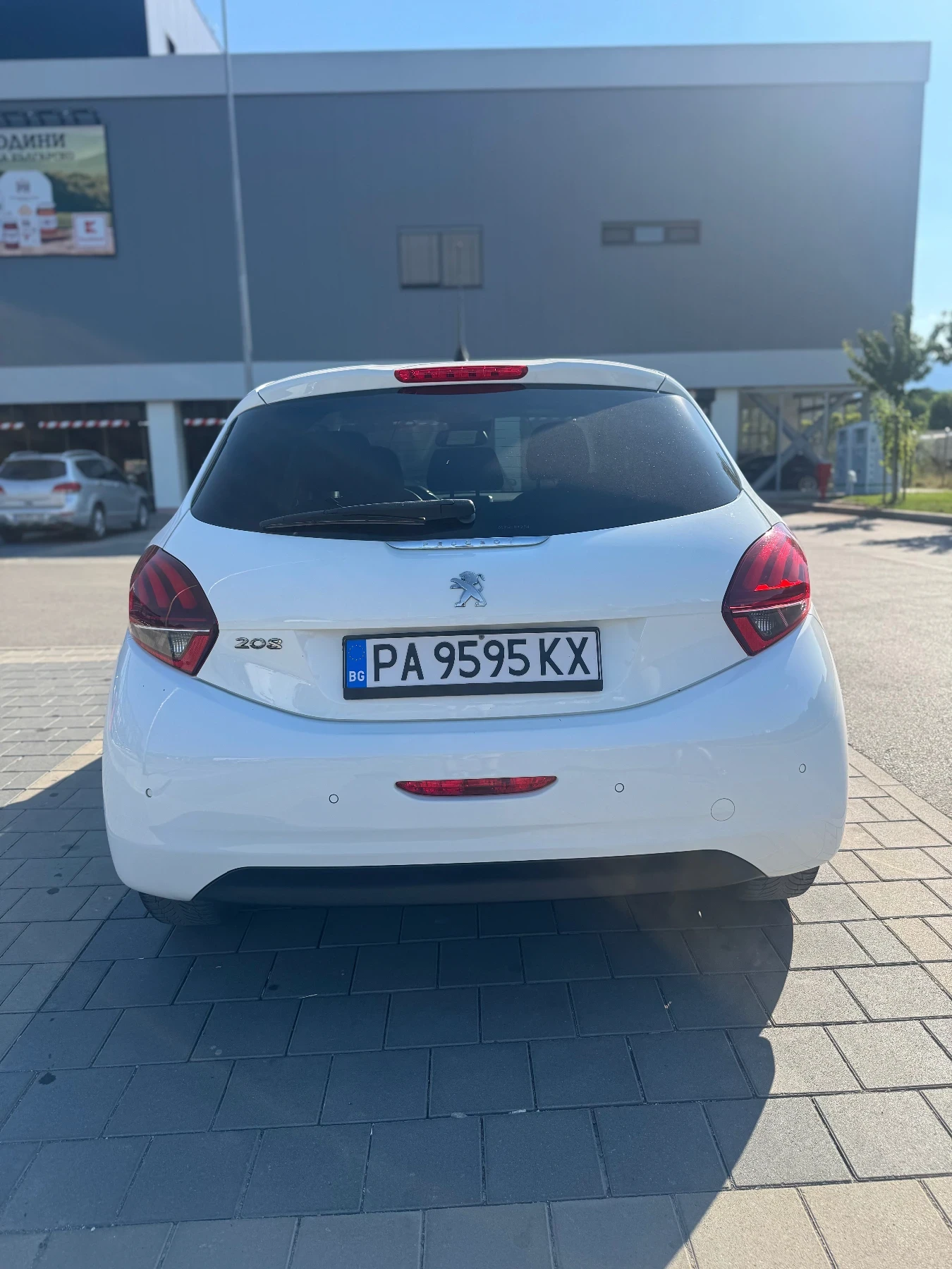 Peugeot 208  - изображение 2
