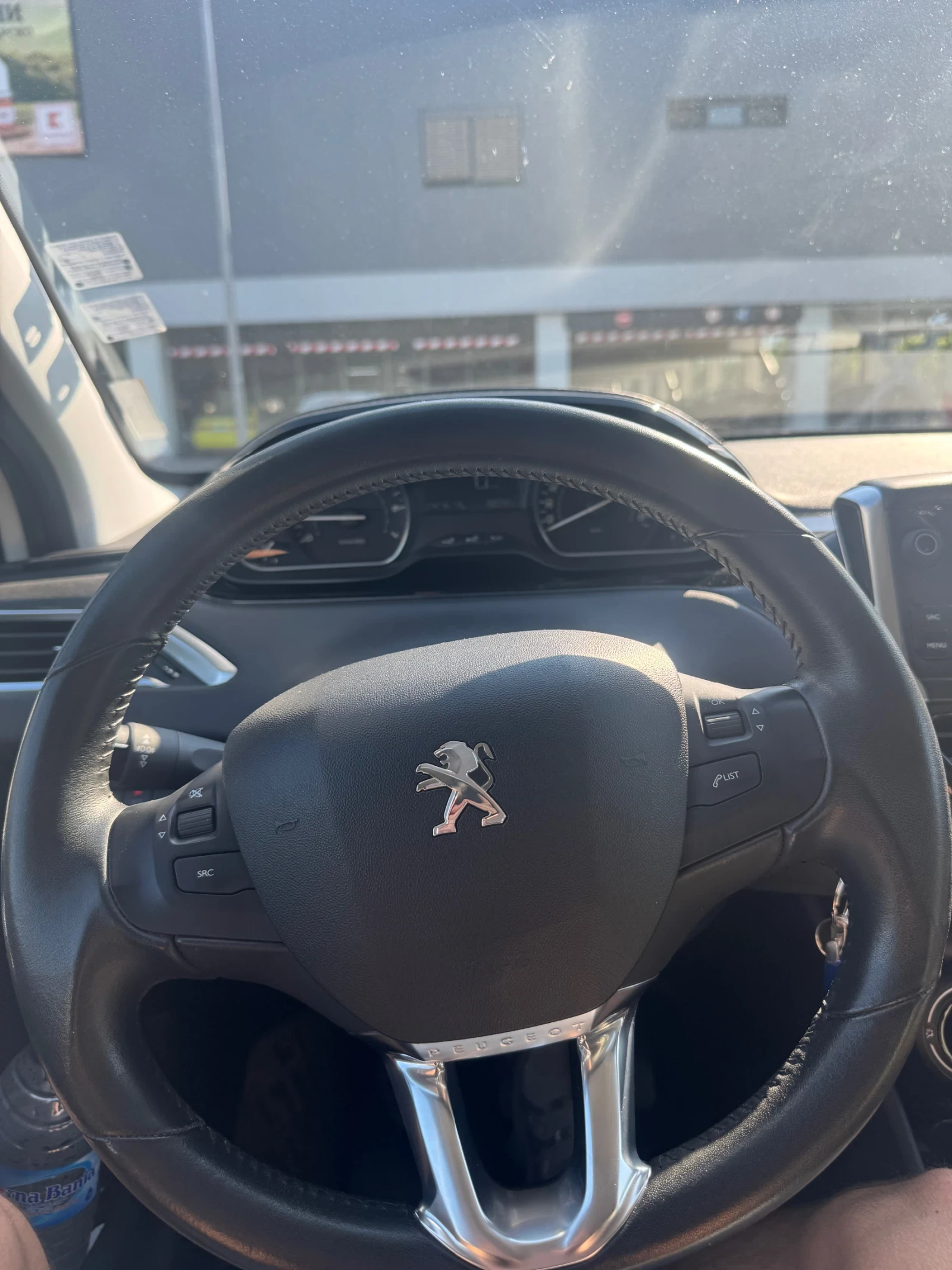 Peugeot 208  - изображение 7