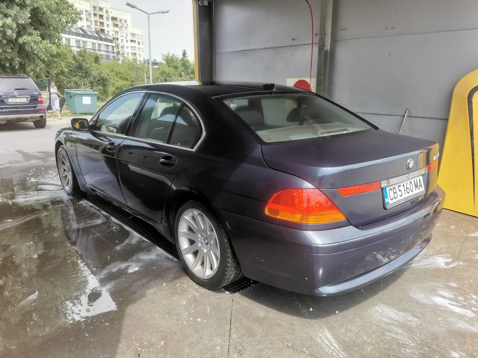 BMW 745  - изображение 5