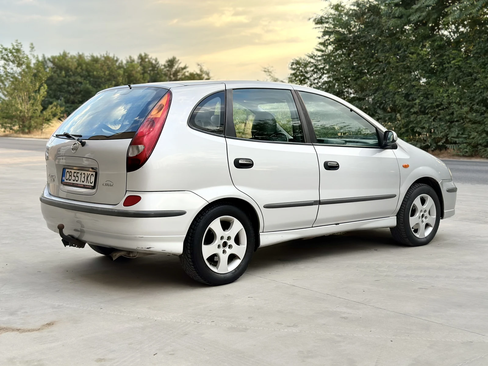 Nissan Almera tino 2.2 - изображение 6