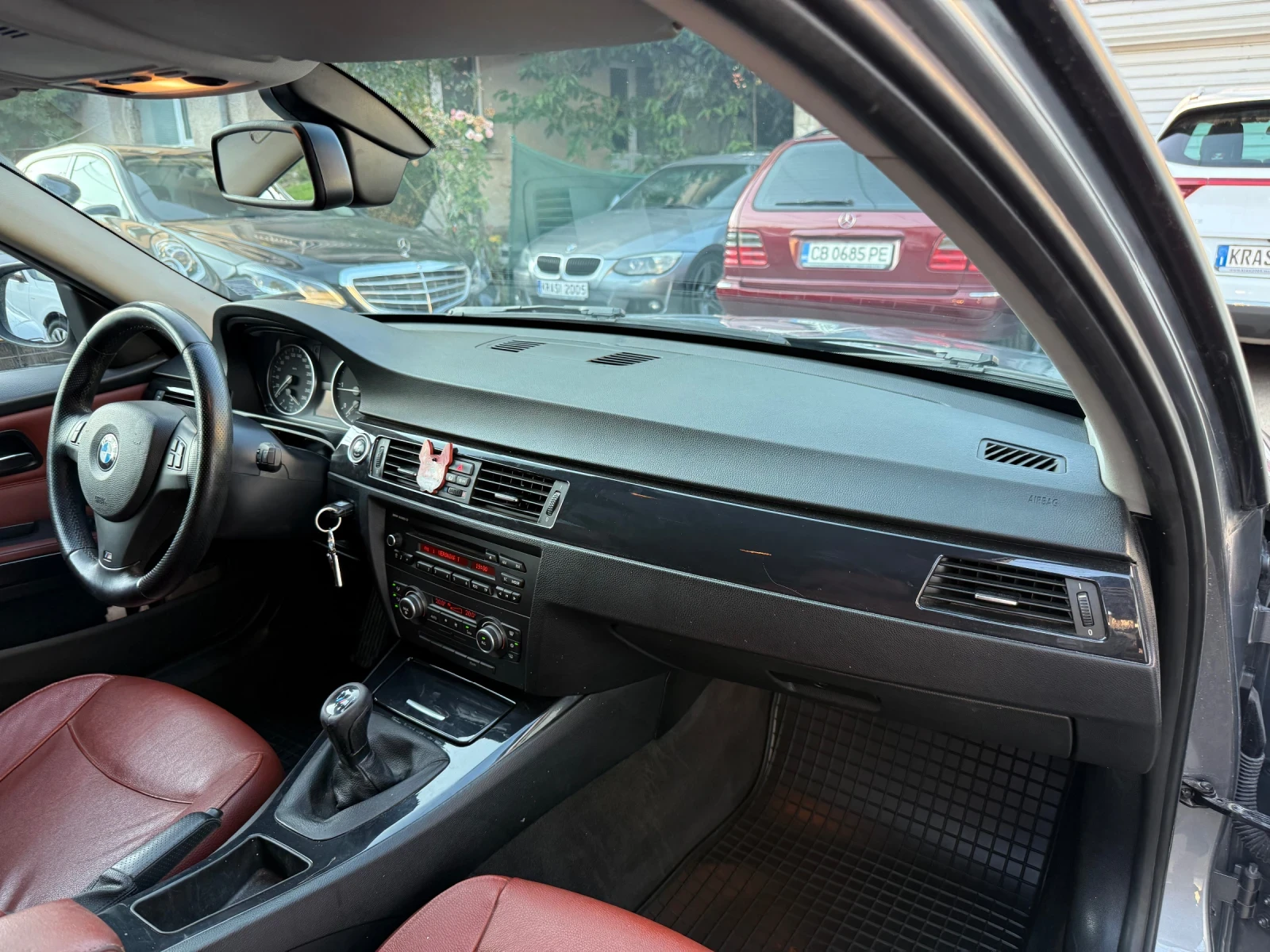 BMW 318 E91 | Mobile.bg   12