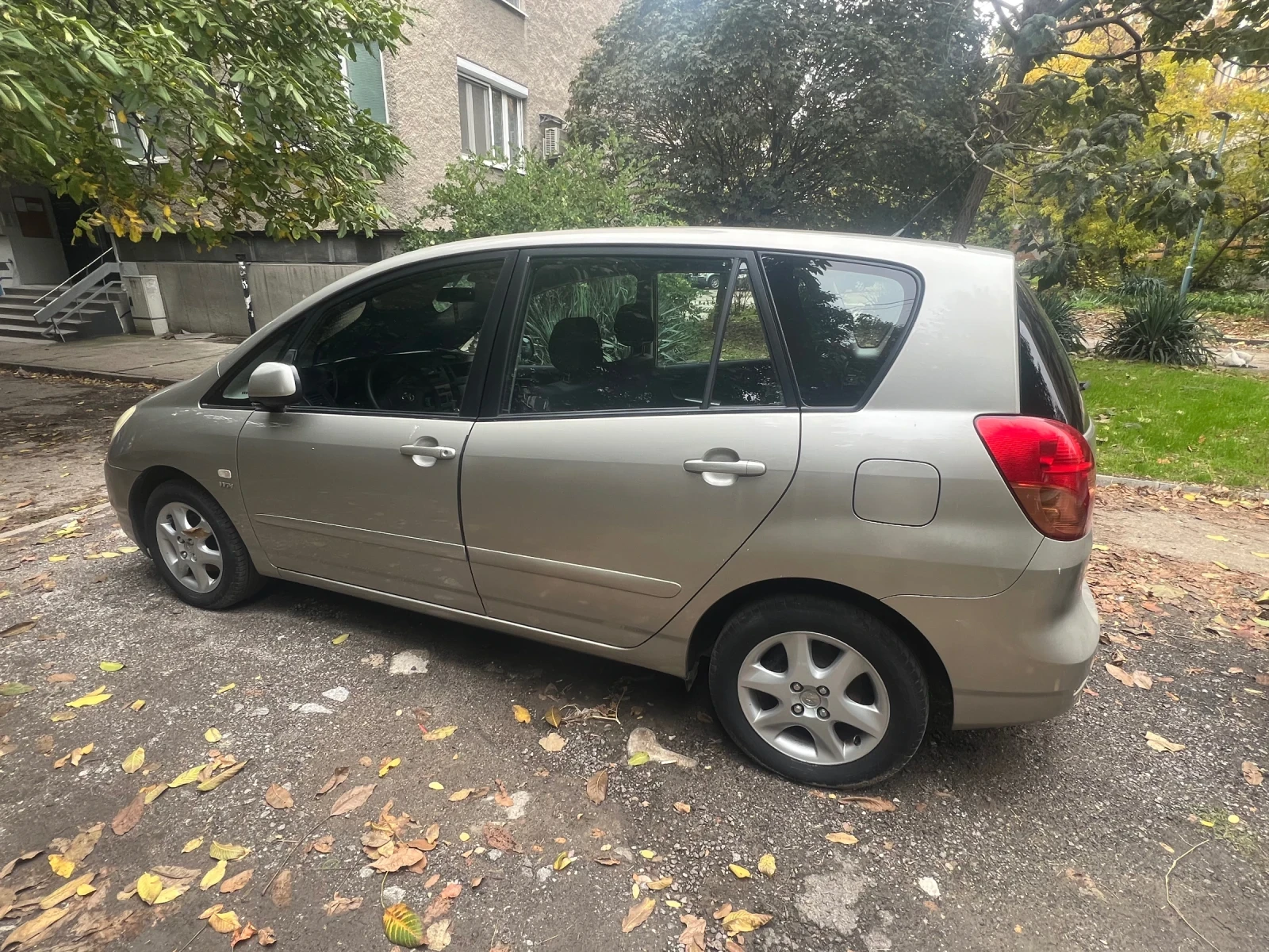 Toyota Corolla verso 1.8 | Mobile.bg   3