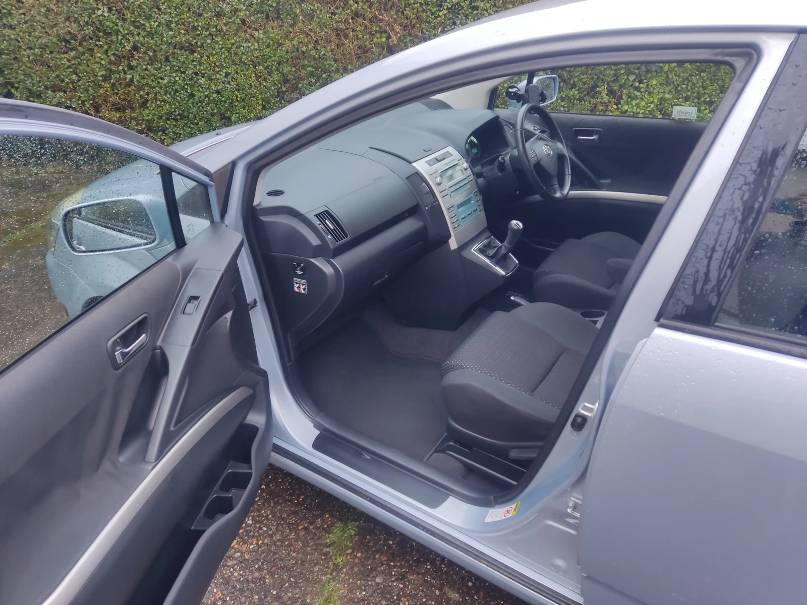 Toyota Corolla verso  - изображение 7