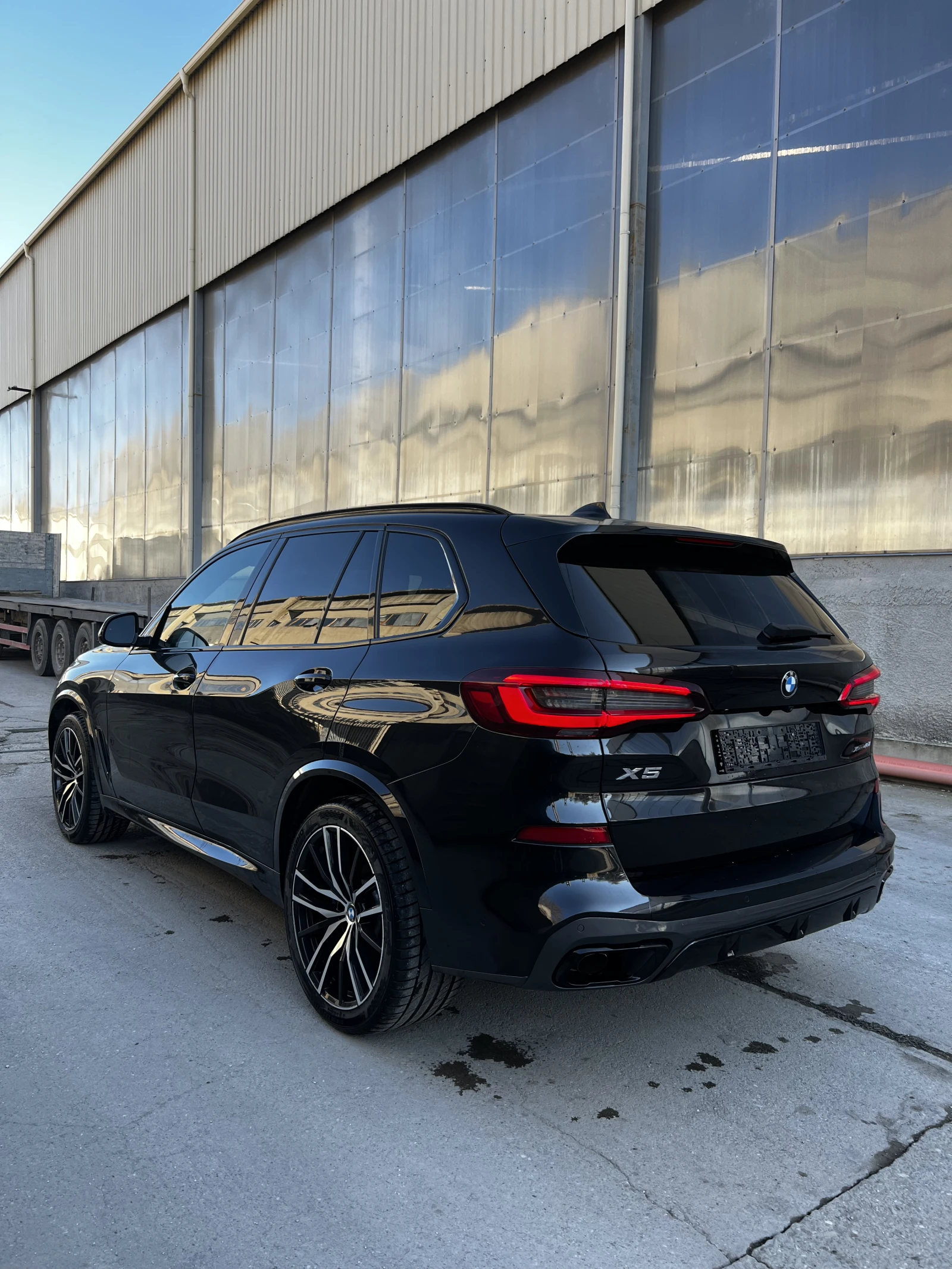 BMW M5 xDrive 40i - изображение 4