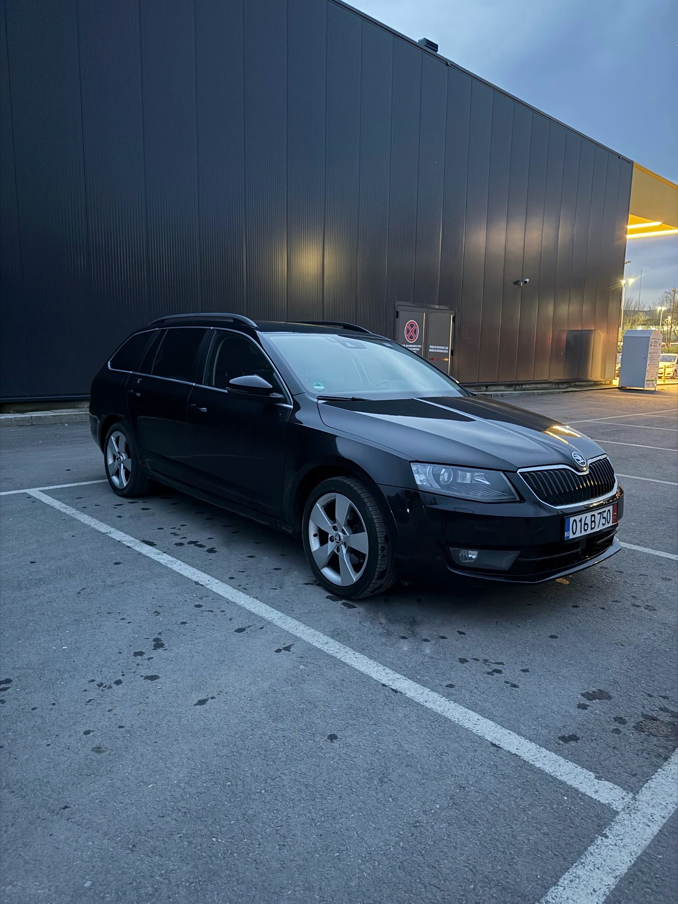 Skoda Octavia 2.0TDI/2015г/DISTRONIC/NAVI/PODGREV/FULL/, снимка 3 - Автомобили и джипове - 53712877