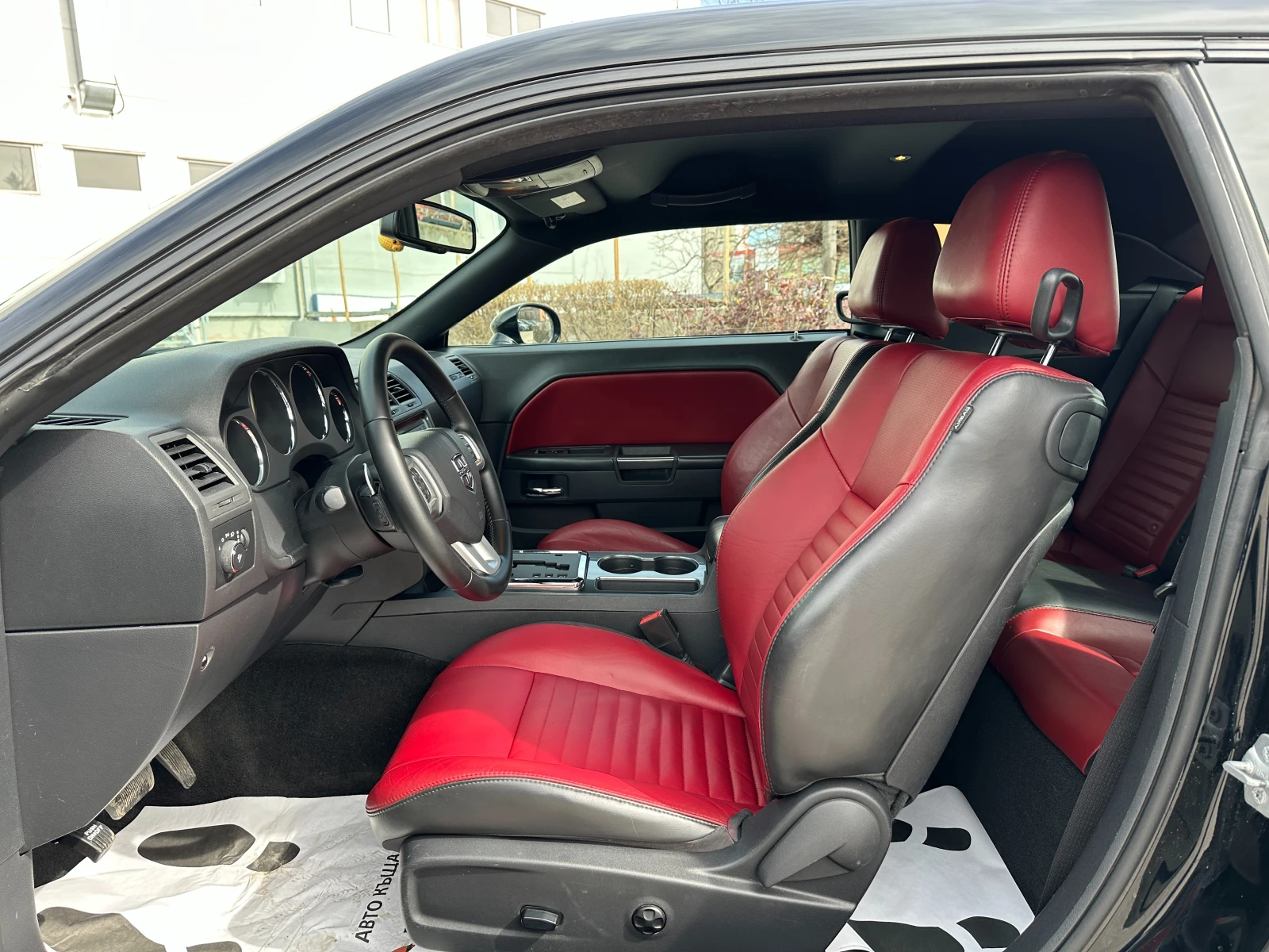 Dodge Challenger, снимка 9 - Автомобили и джипове - 53814841