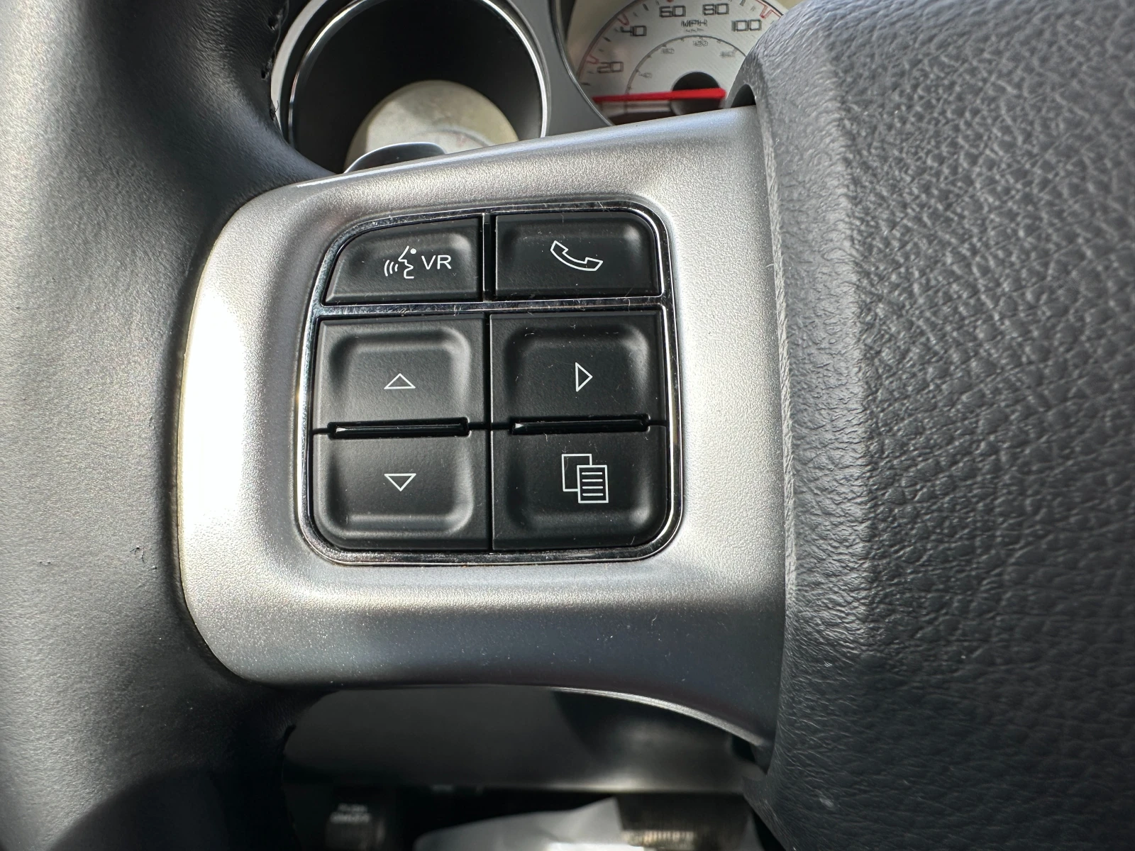 Dodge Challenger, снимка 16 - Автомобили и джипове - 53814841