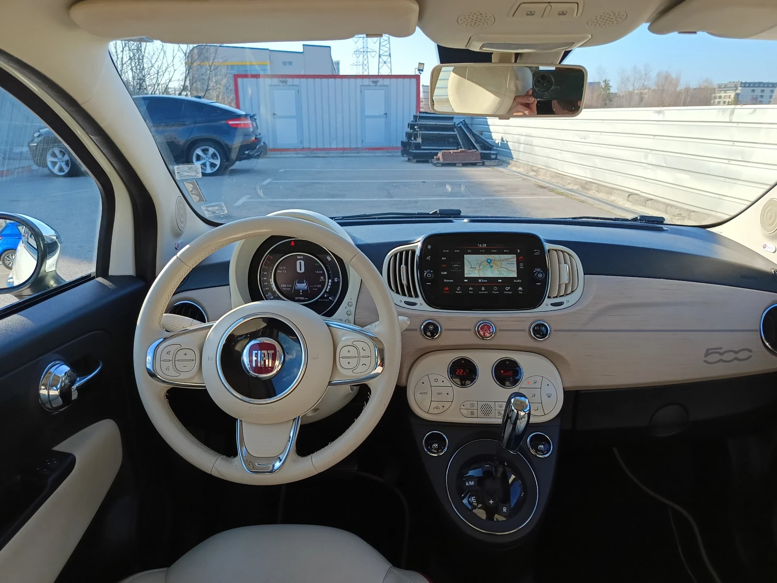 Fiat 500 DolceVita, снимка 10 - Автомобили и джипове - 53848567