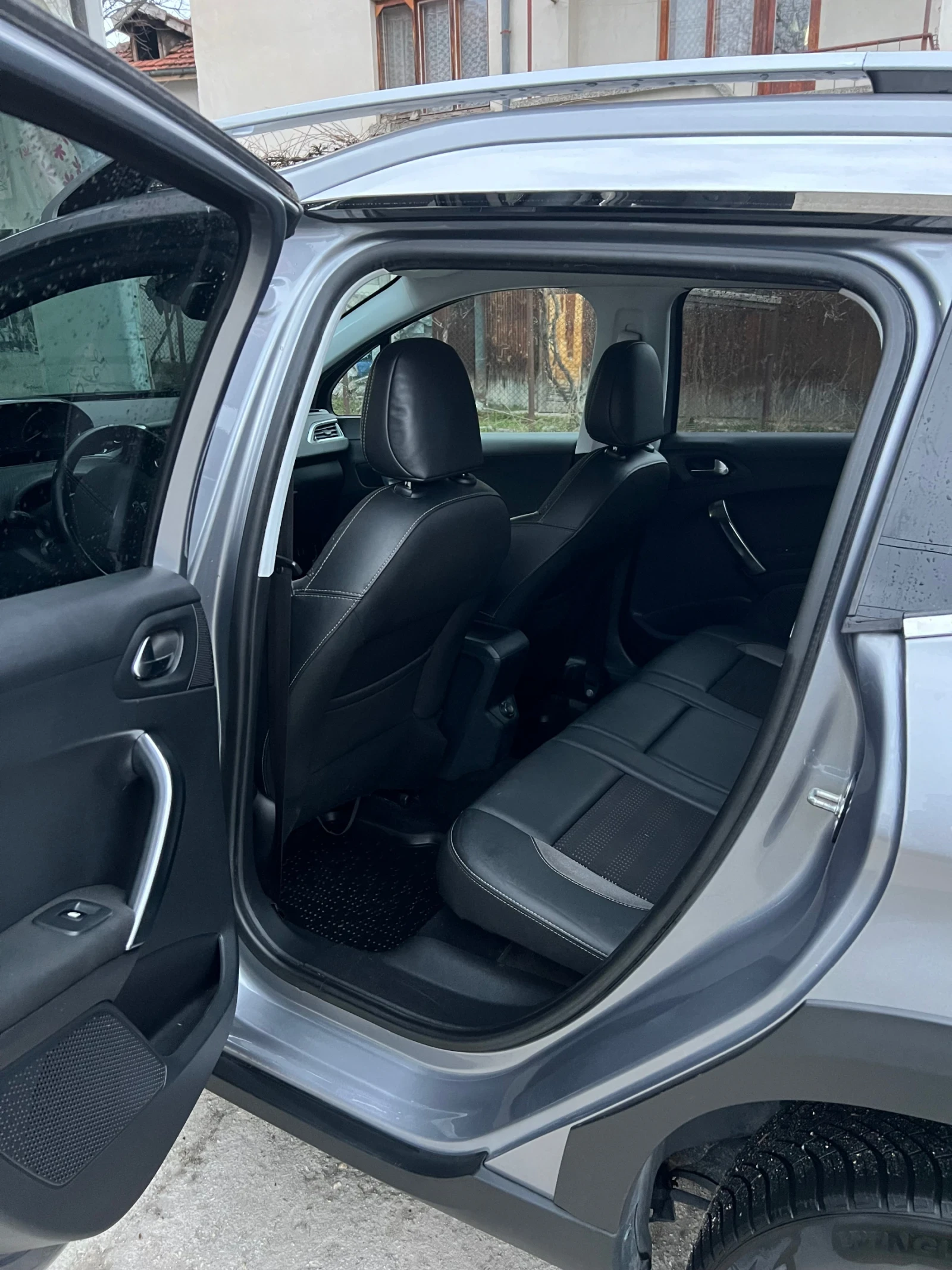 Peugeot 2008, снимка 9 - Автомобили и джипове - 53892404