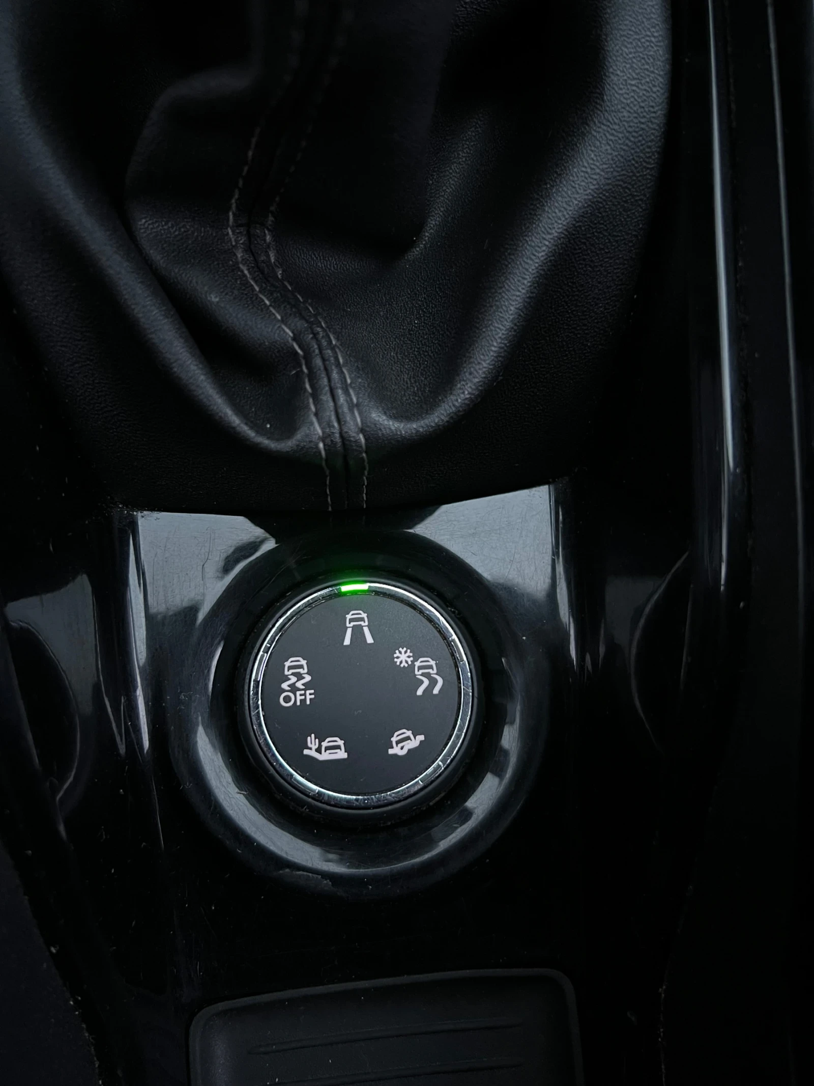 Peugeot 2008, снимка 10 - Автомобили и джипове - 53892404