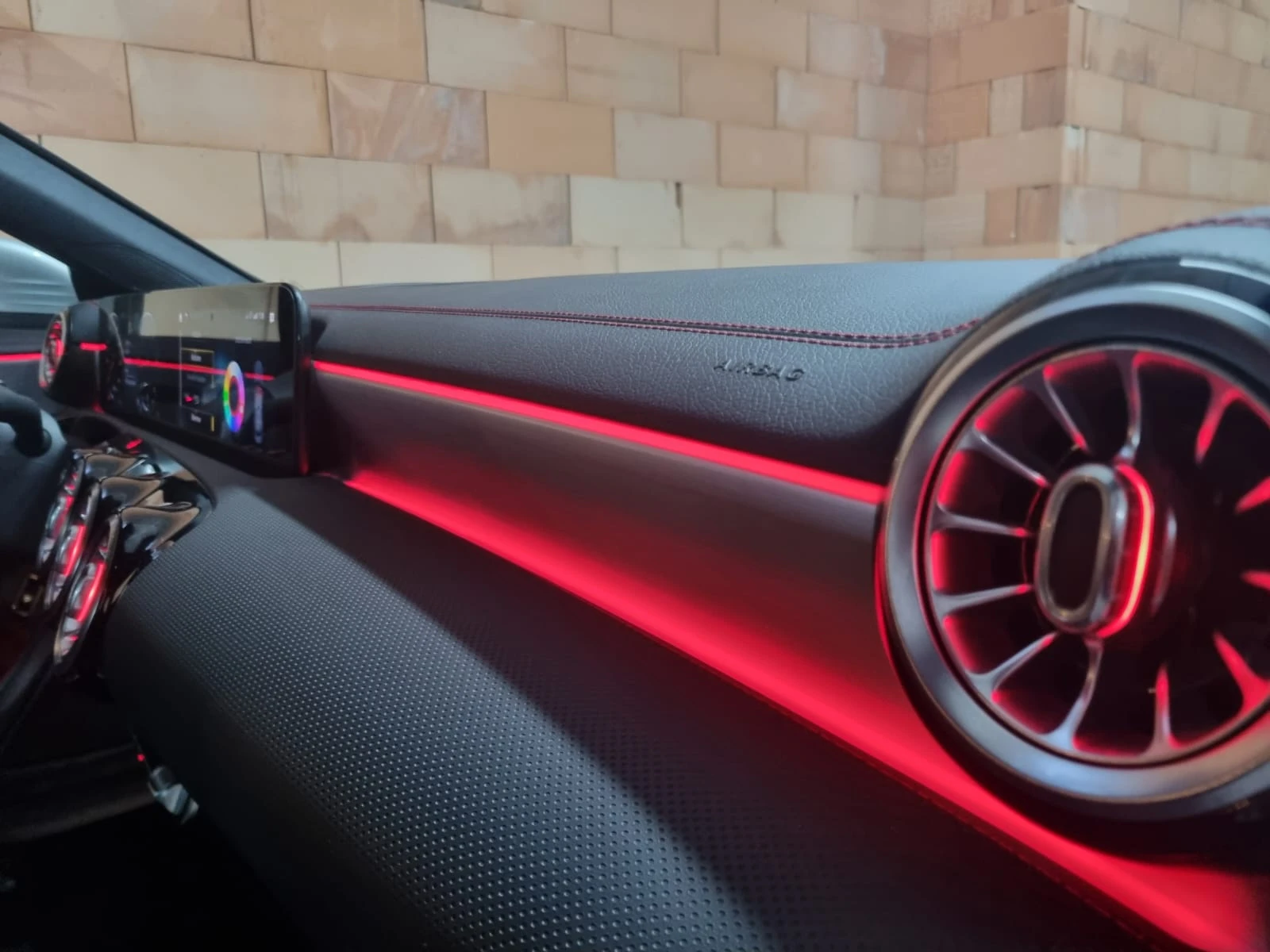 Mercedes-Benz CLA 200 d AMG Line, снимка 13 - Автомобили и джипове - 53999141