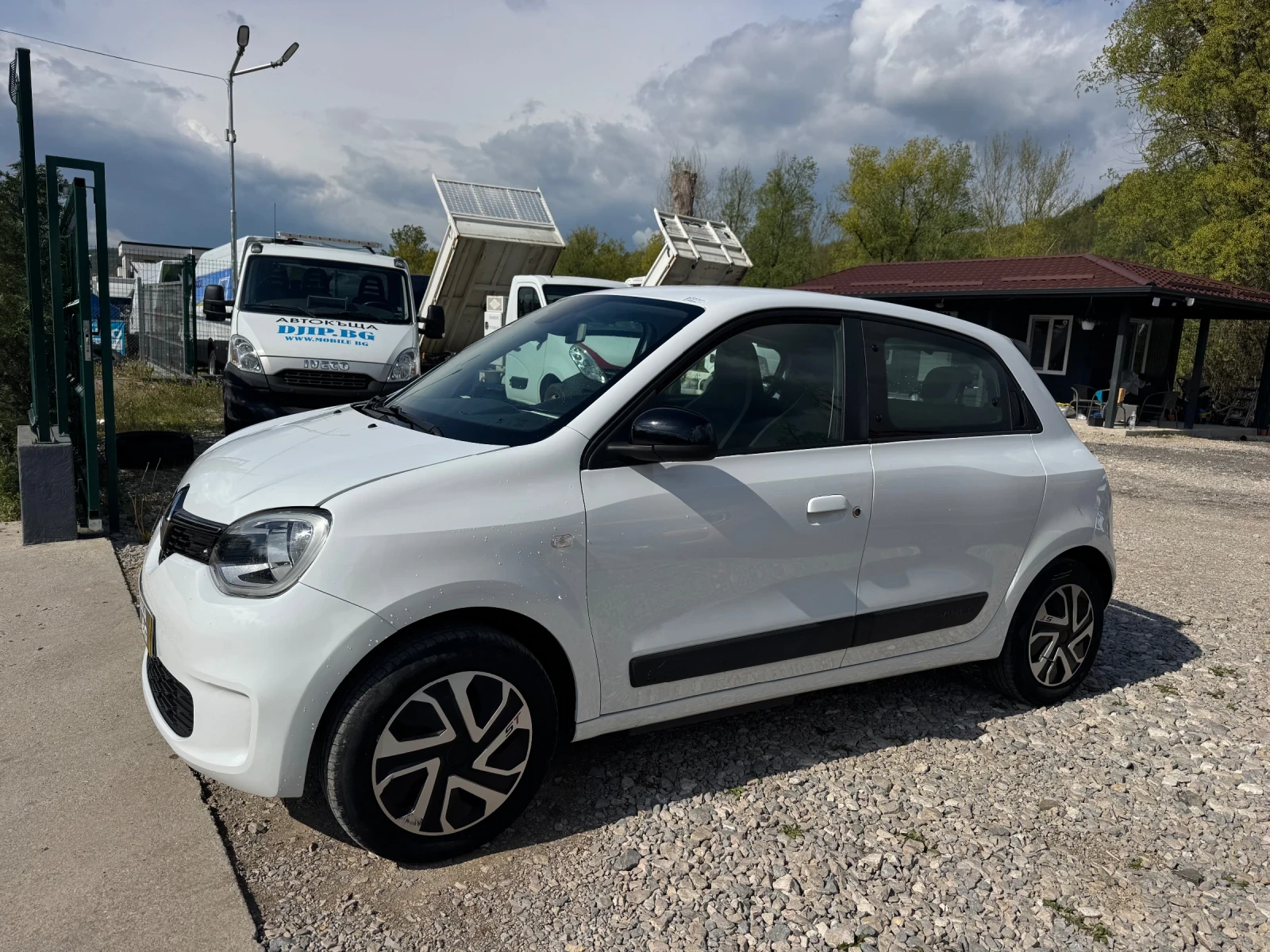 Renault Twingo 60kwh 82kc, снимка 4 - Автомобили и джипове - 54392101