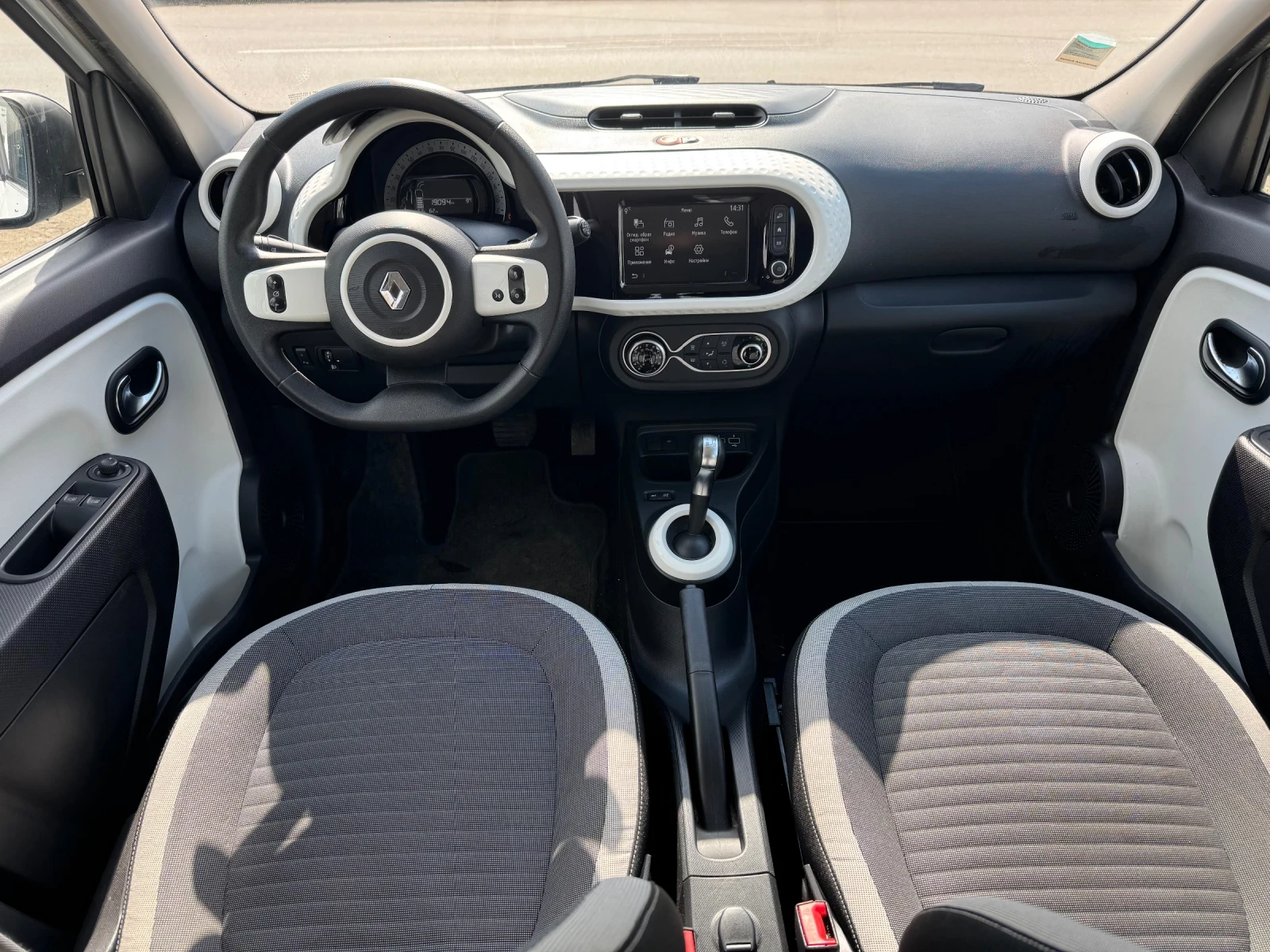 Renault Twingo 60kwh 82kc, снимка 9 - Автомобили и джипове - 54392101