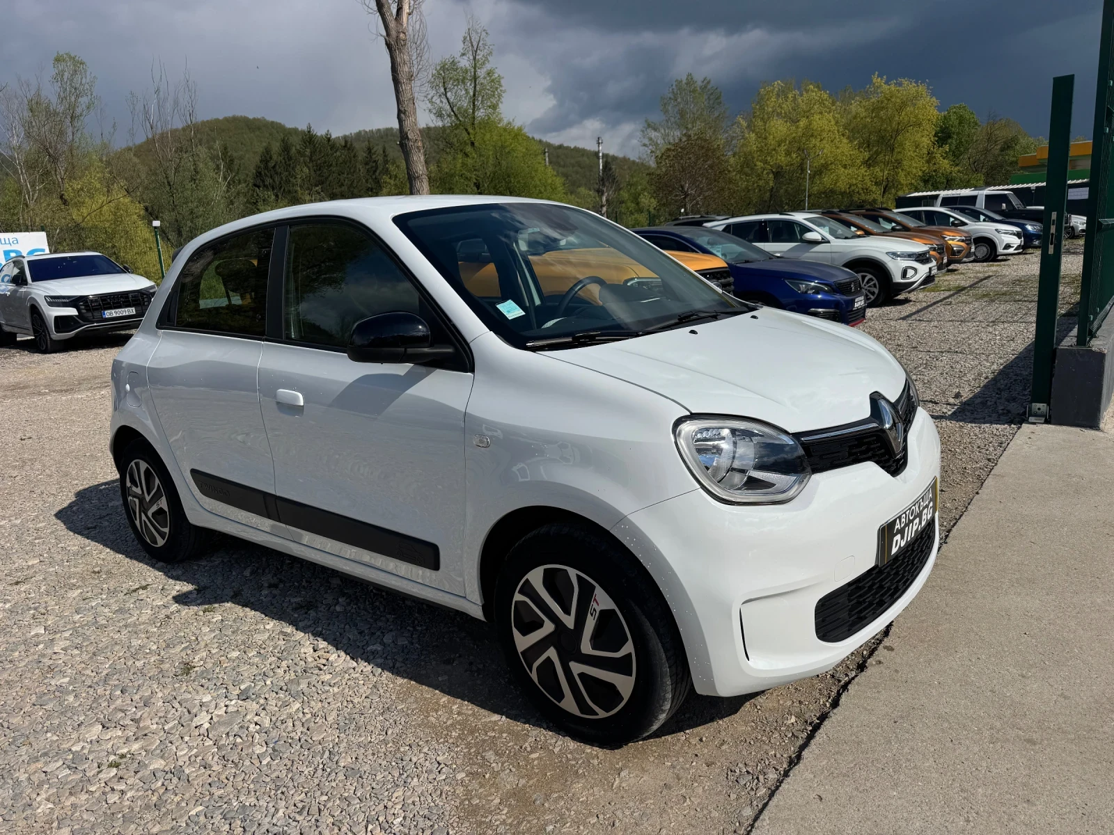 Renault Twingo 60kwh 82kc, снимка 3 - Автомобили и джипове - 54392101