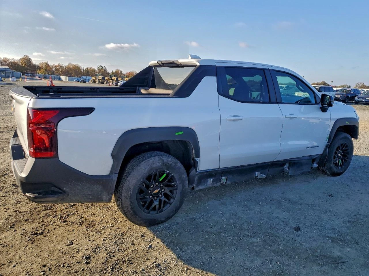Chevrolet Silverado EV e4WD Crew Cab Work Truck, снимка 3 - Автомобили и джипове - 54445870