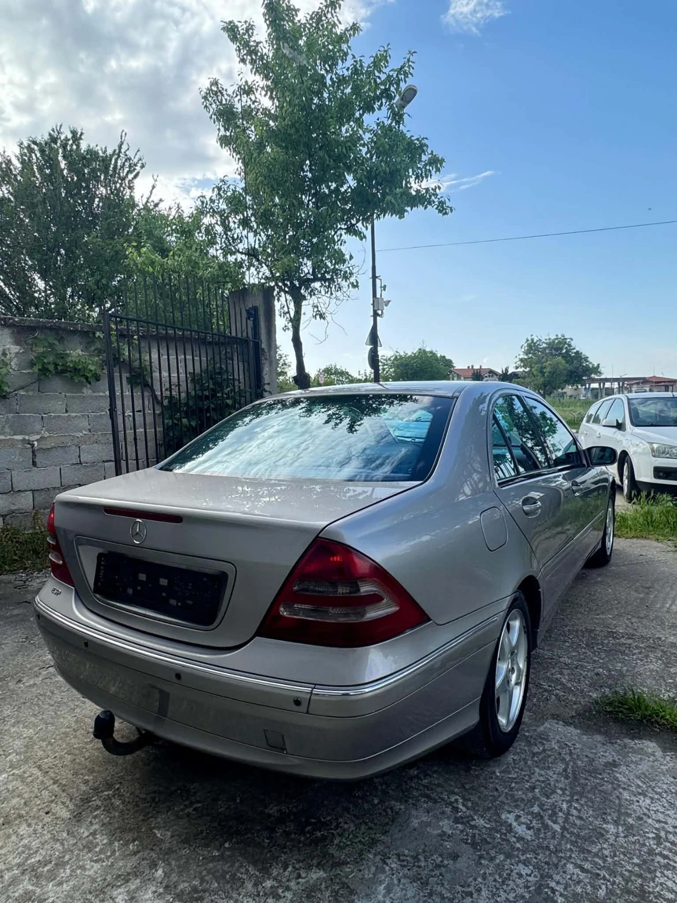 Mercedes-Benz C 220, снимка 4 - Автомобили и джипове - 54518540